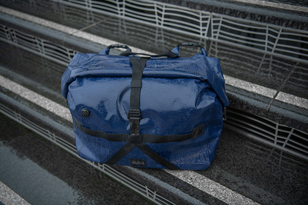 Borough Waterproof Bag Large in Navy